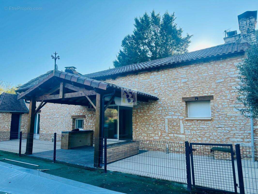 Maison à SAVIGNAC-LES-EGLISES
