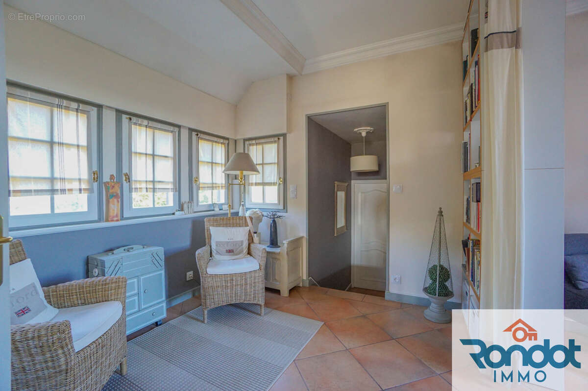 Maison à SAVIGNY-LE-SEC