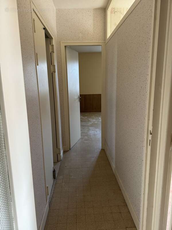 n°5 - Maison à BOURGANEUF