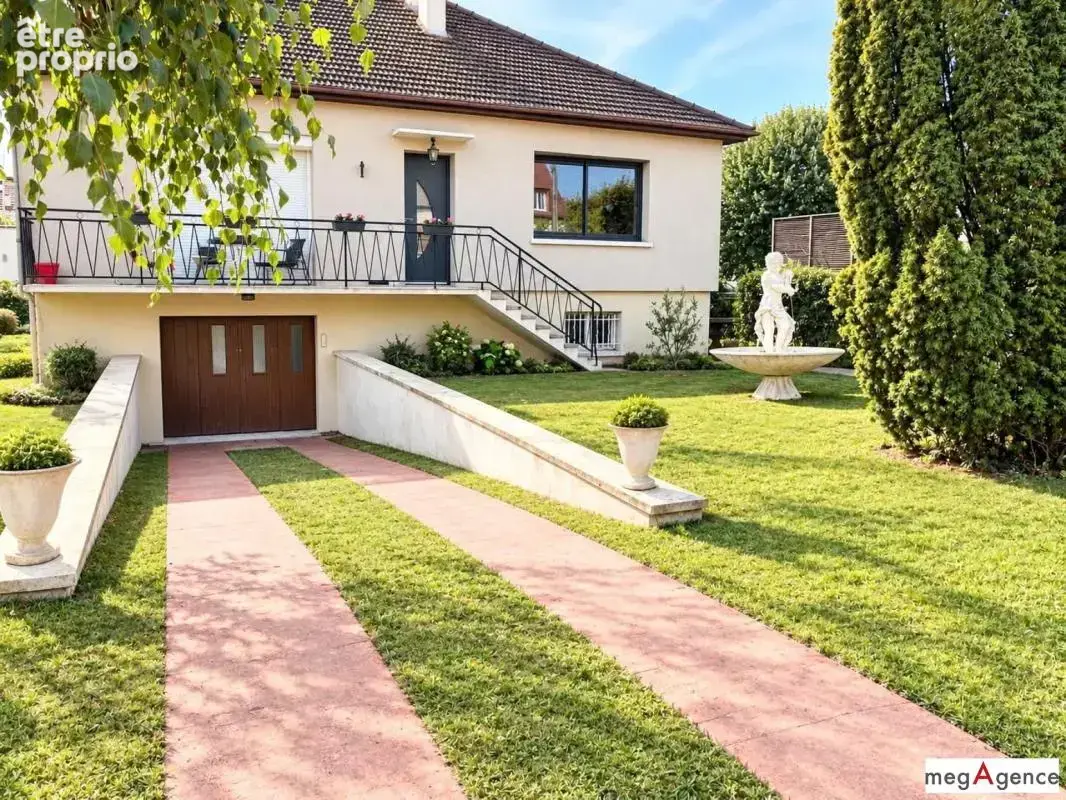 Maison à EPONE