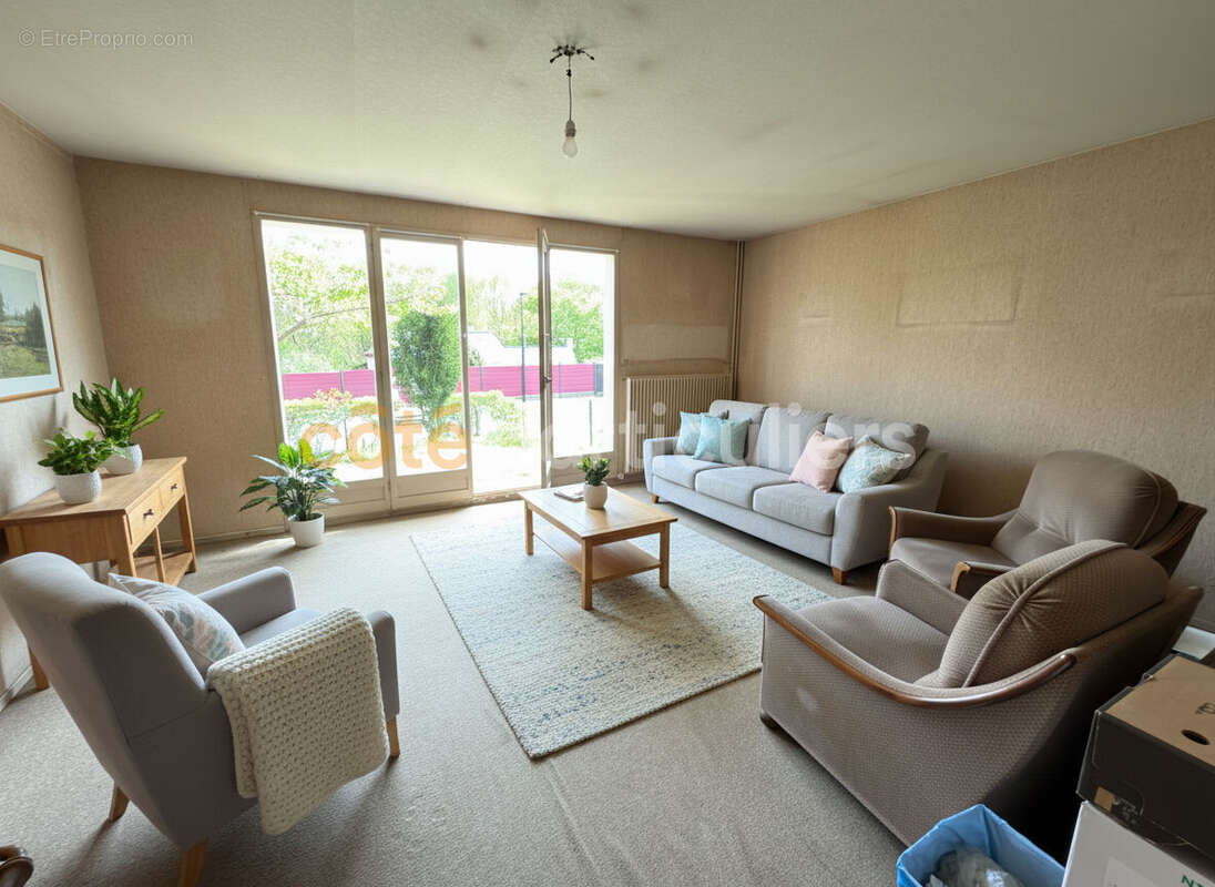 Maison à SAINT-SEBASTIEN-DE-MORSENT