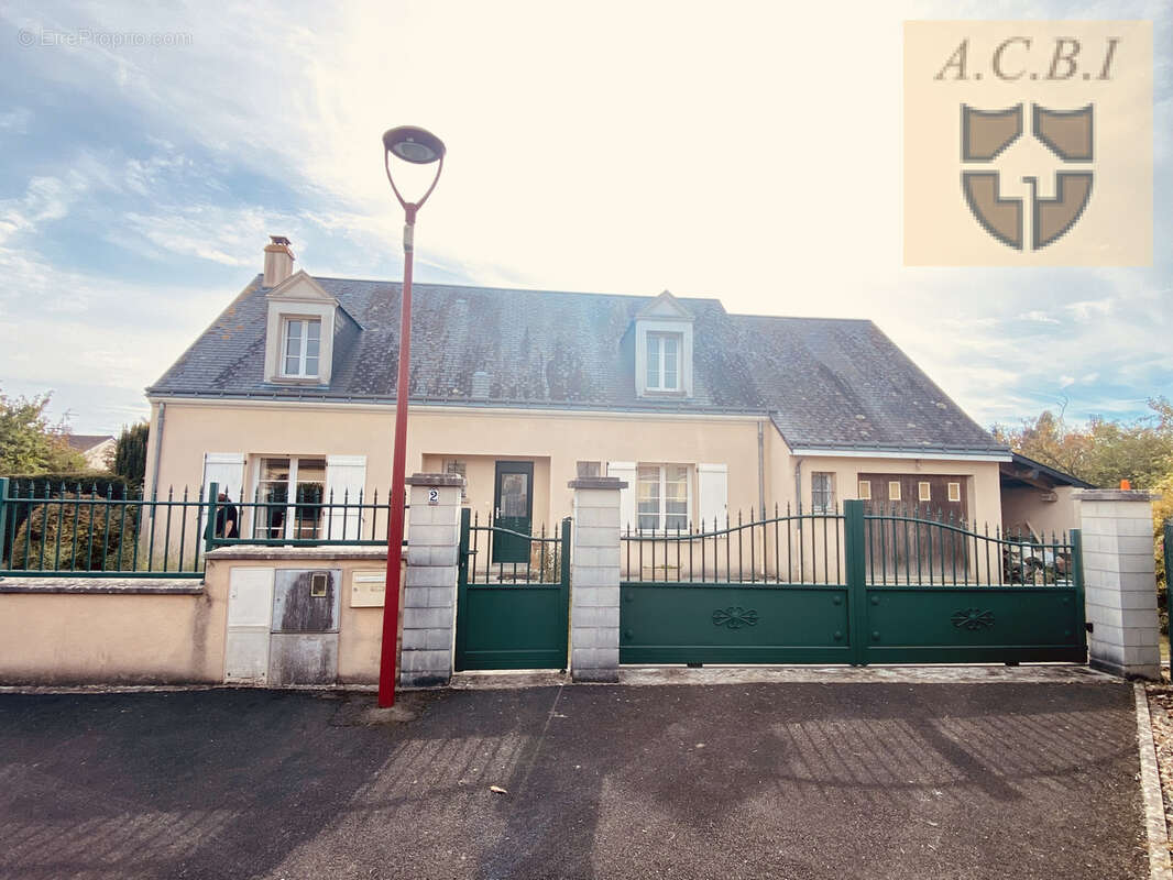 Maison à SAVIGNY-SUR-BRAYE