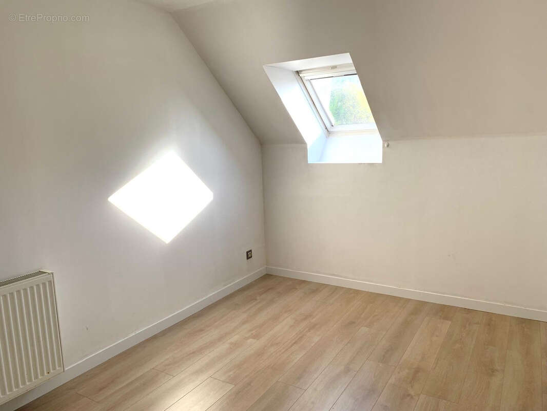 Maison à SAINT-JEAN-DE-LA-RUELLE