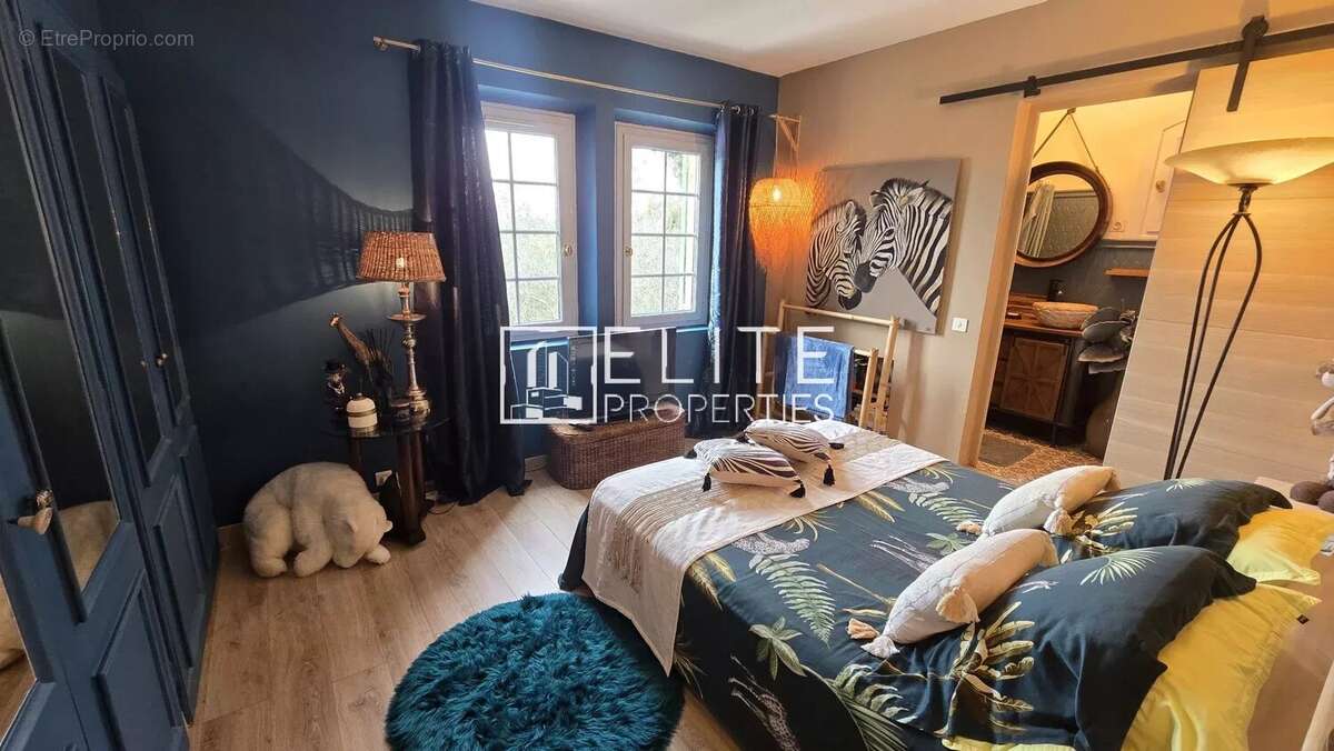 Maison à ROQUEFORT-LES-PINS