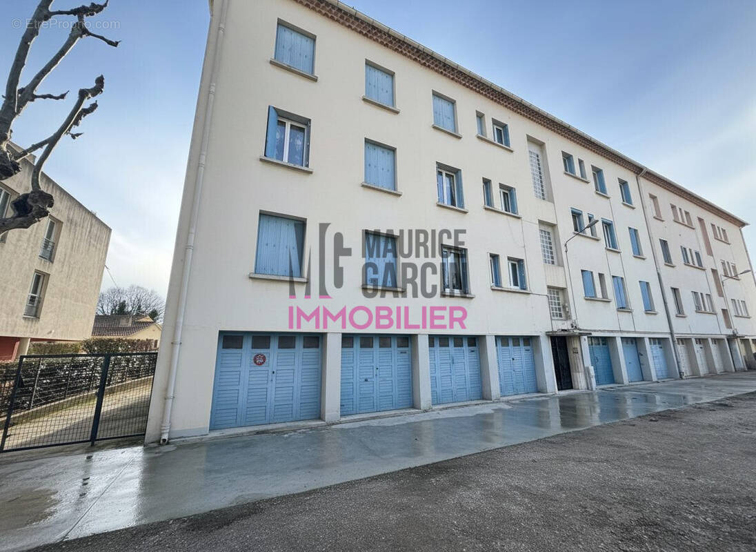 Parking à CAVAILLON