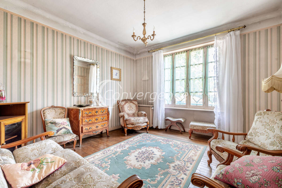 Maison de 150 m2 avec atelier de 185 m2 - photo 6