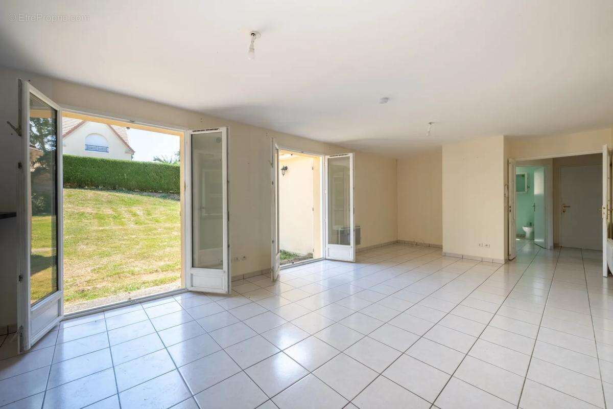 SEPTEUIL : Maison plain pied de 126m2 Habitables - 5 chambres - - photo 4