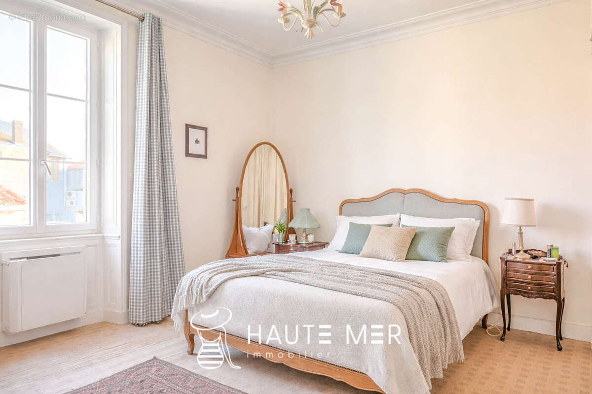 REINE - Villa sablaise avec garage à 250 mètres de la grande plage - photo 6