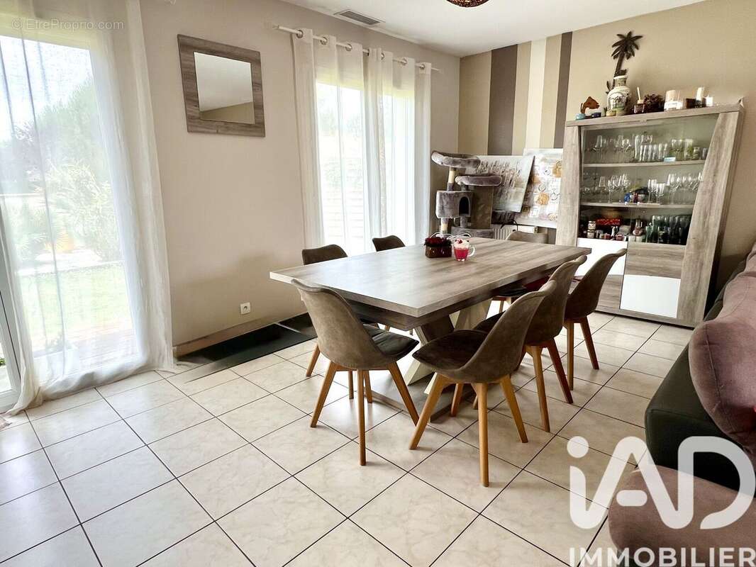 Maison 101 m² à Mios  - photo 6