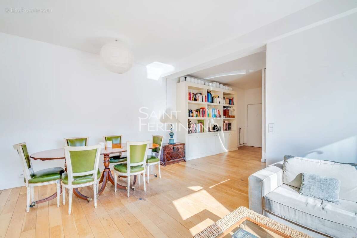 Appartement à NEUILLY-SUR-SEINE