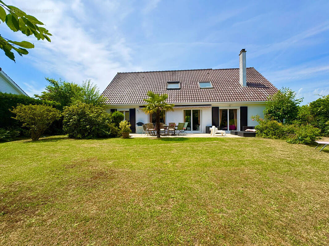 Maison à PLAISIR