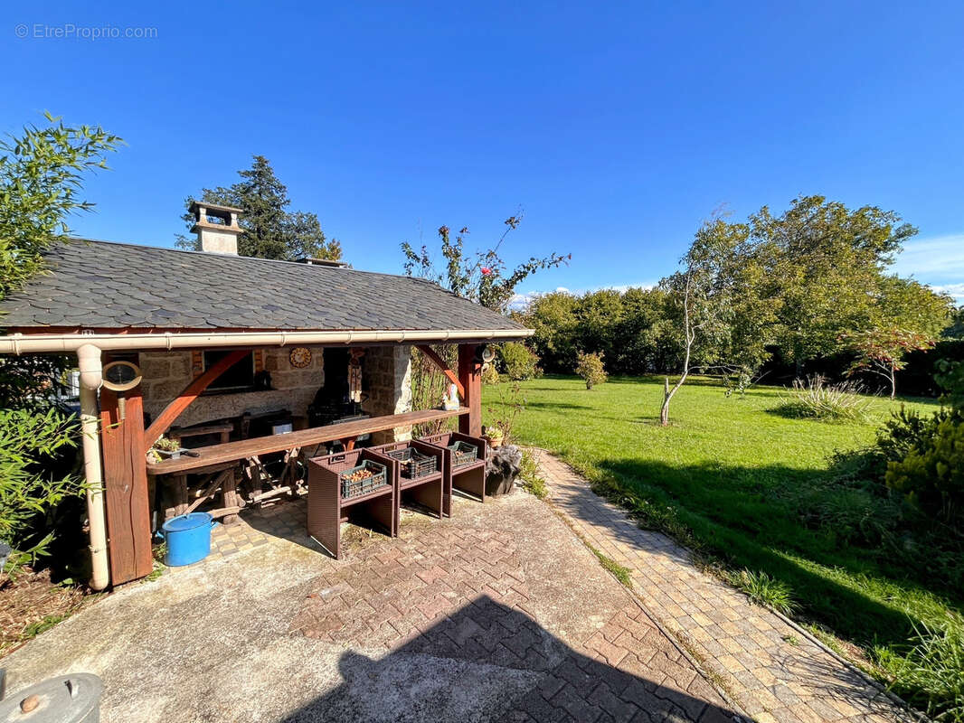 Maison à SAINT-BONNET-PRES-BORT