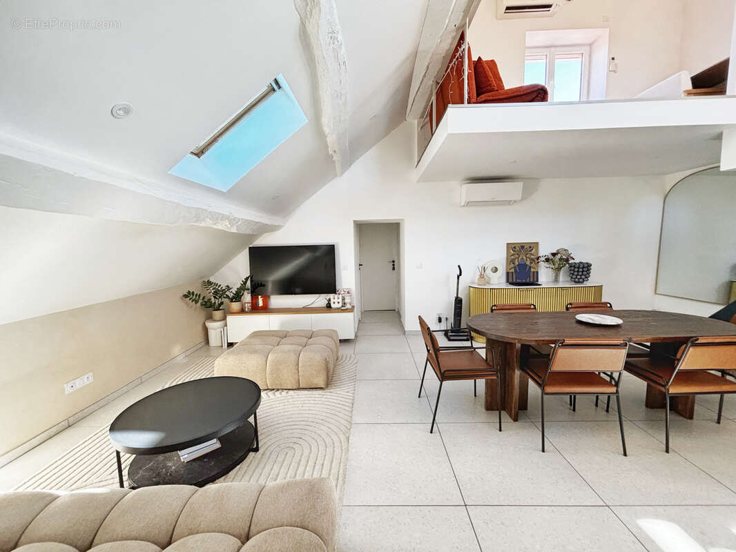 Appartement à FRONTONAS