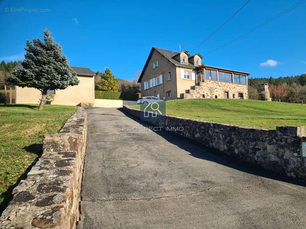 Grande maison familiale avec vue imprenable à Gages - photo 3