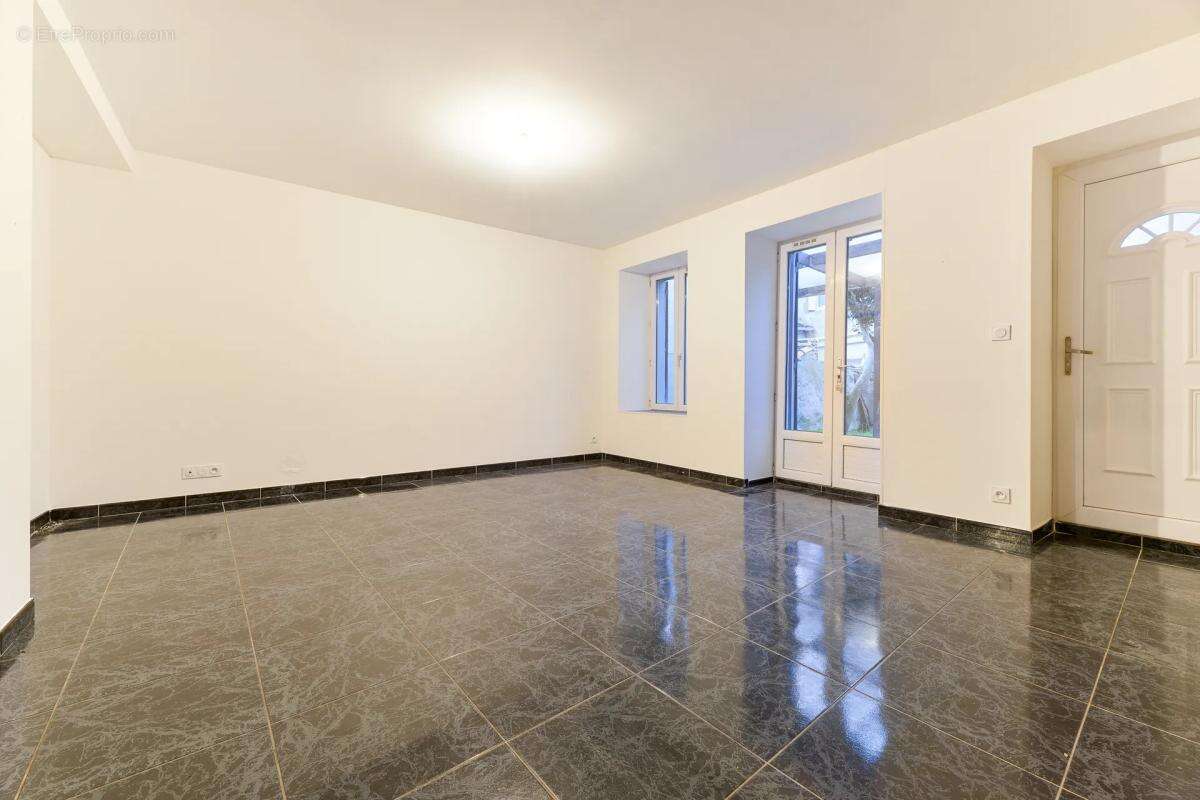 Maison à AIGREFEUILLE-SUR-MAINE