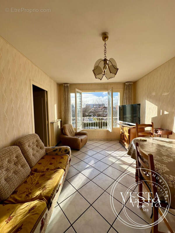 Appartement à CHENOVE