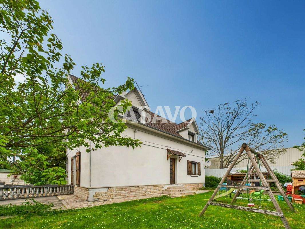 Maison à SARTROUVILLE