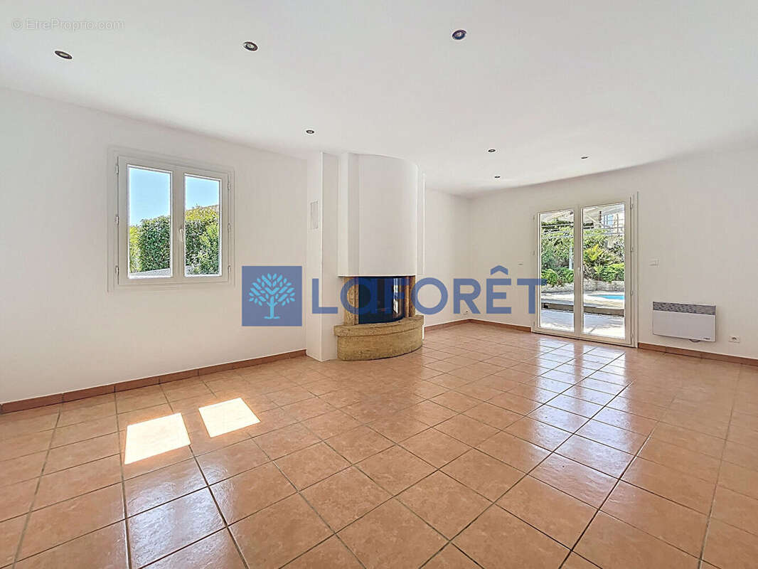 Maison à SIX-FOURS-LES-PLAGES