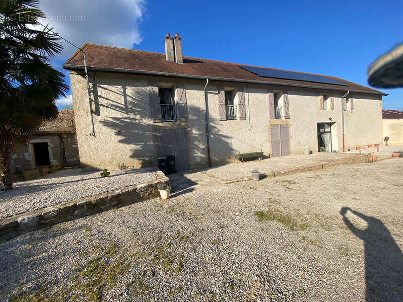 Maison à CHATENOY-LE-ROYAL