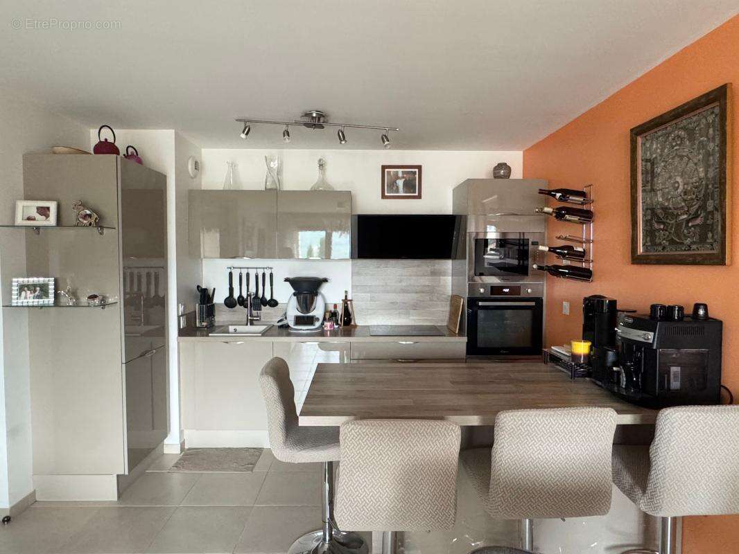 T3 lumineux avec terrasse, double garage et vue dégagée - photo 3