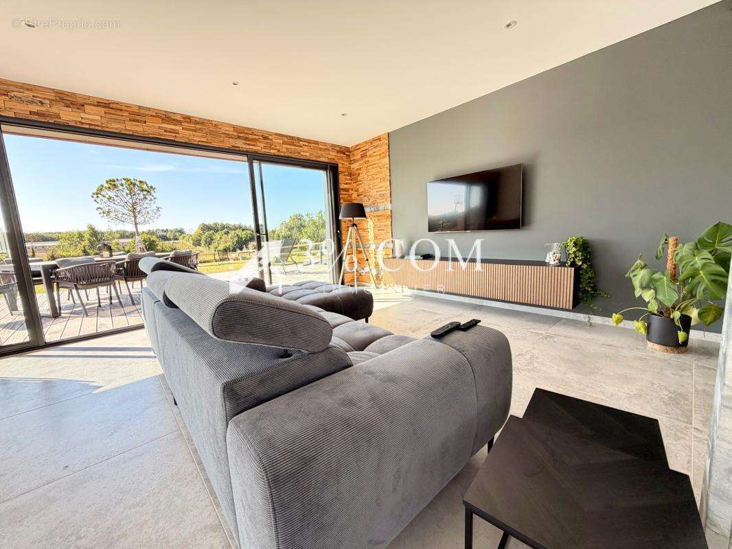 Maison contemporaine 221 m2 proche plage - photo 2