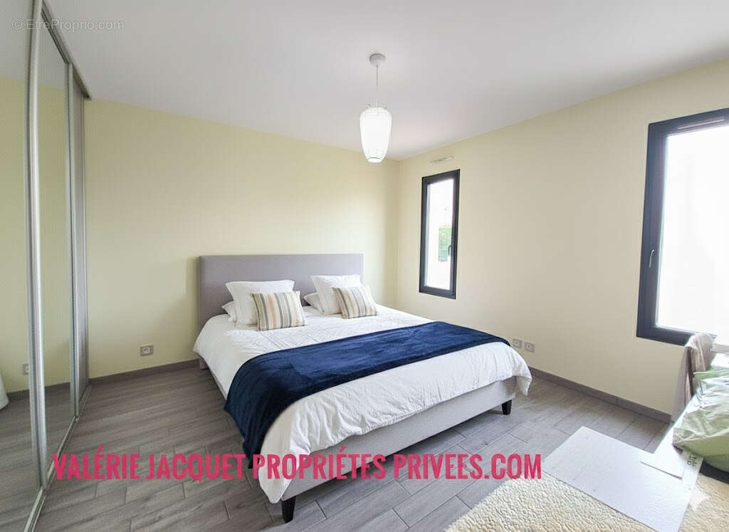 Maison à SAINT-SEURIN-SUR-L&#039;ISLE