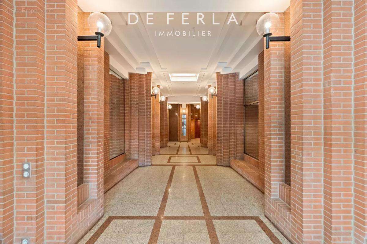 Appartement à PARIS-14E