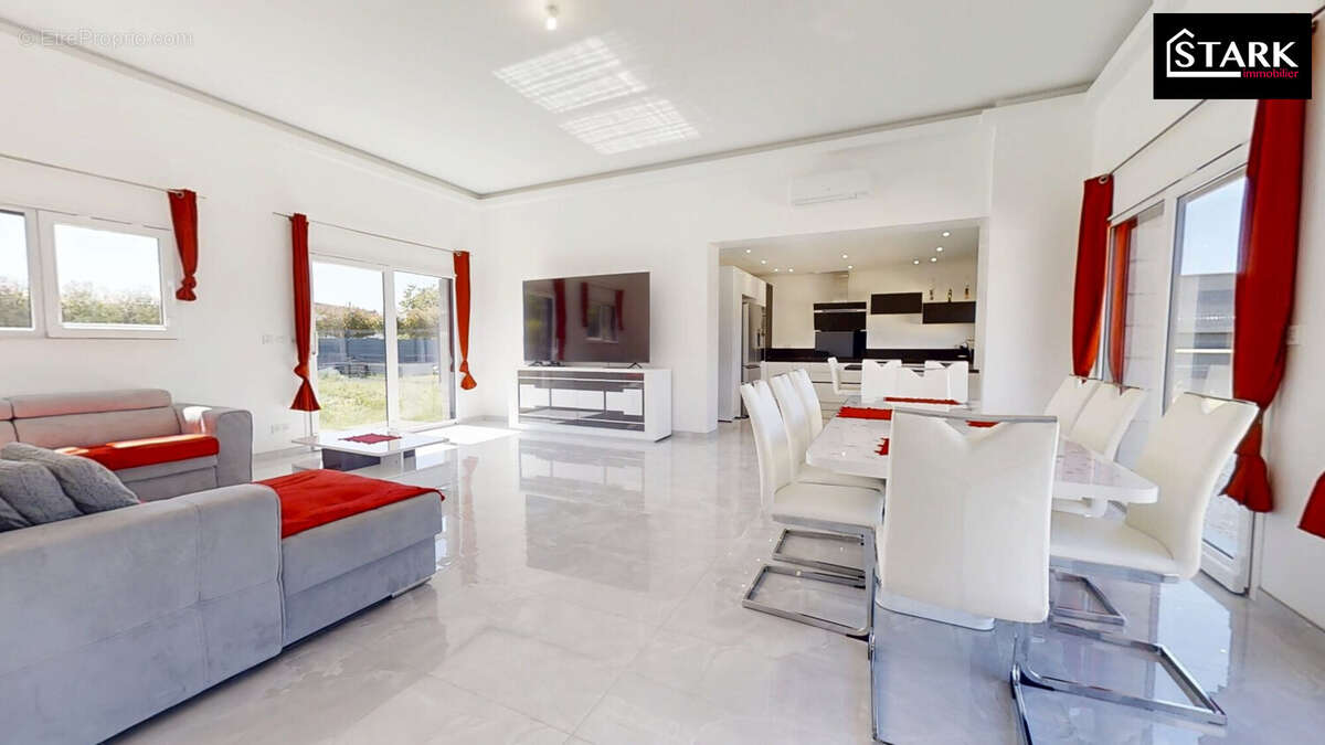 Maison à MAGNY-VERNOIS