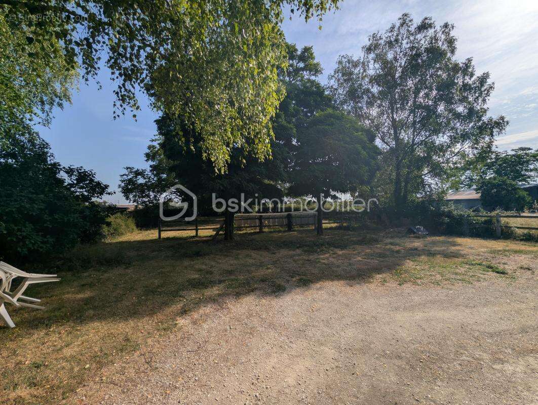 Maison 97 m² + 1 420 m² jardin – Prin-Deyrançon (79) - photo 4
