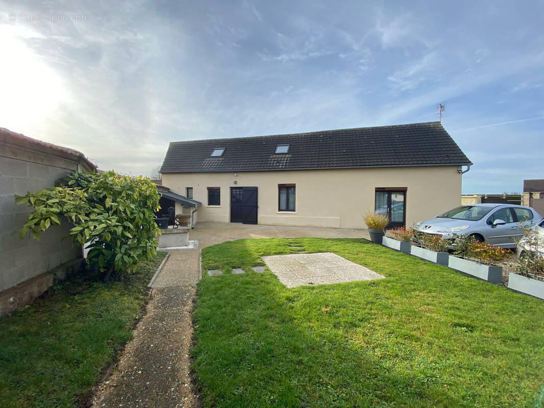 Maison à MEZIERES-EN-VEXIN