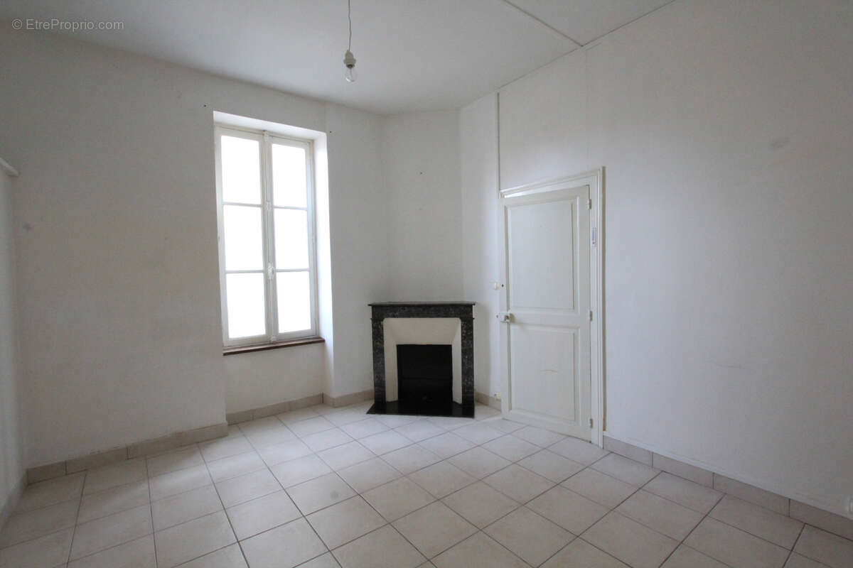 Appartement à LA CHARITE-SUR-LOIRE