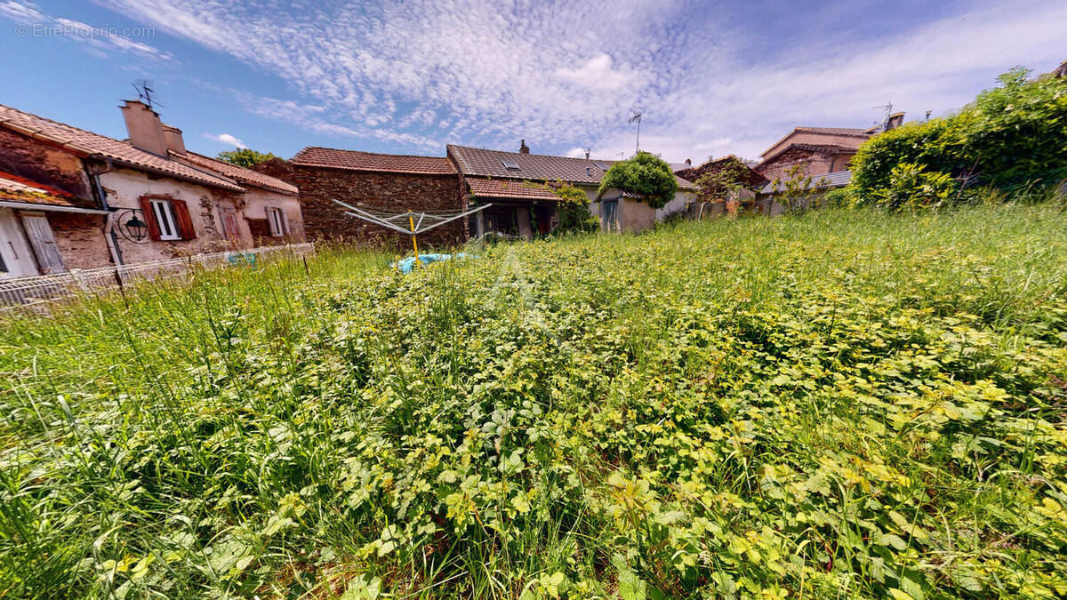 Maison à CUXAC-CABARDES
