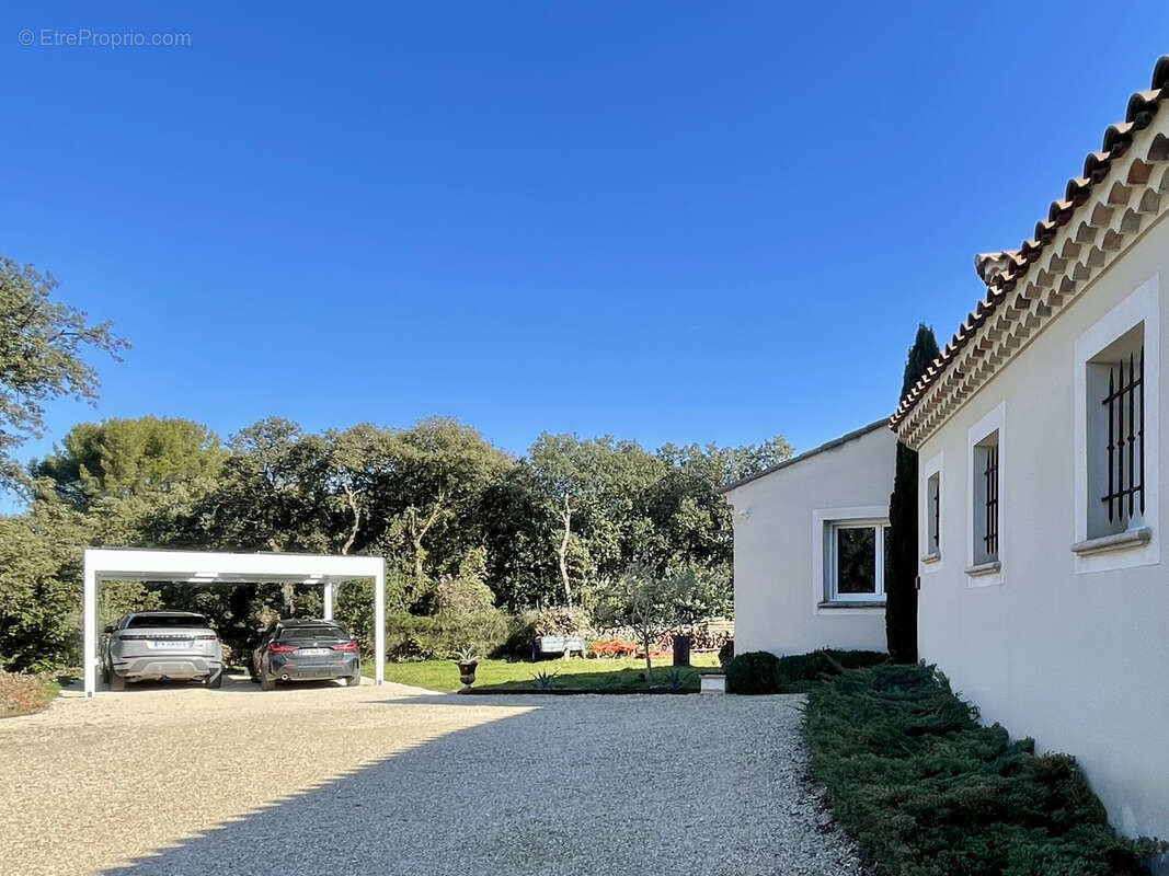 Maison à VENASQUE