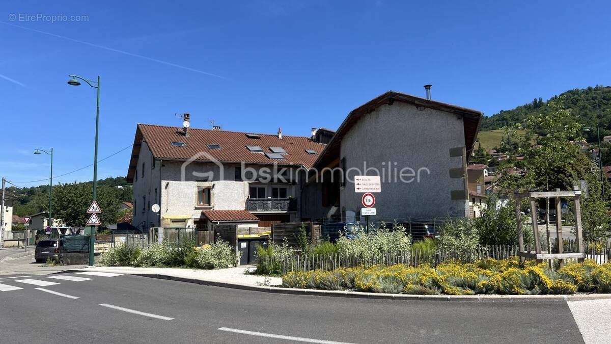 Appartement à LA BUISSE