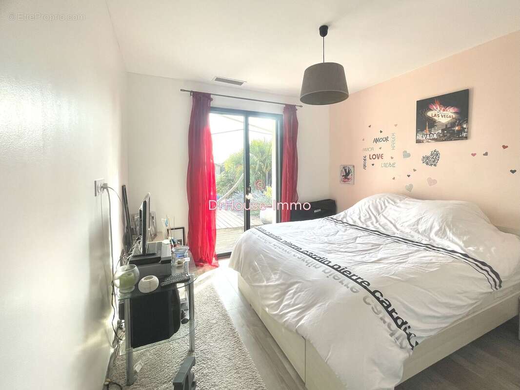 Maison à LA SALVETAT-SAINT-GILLES