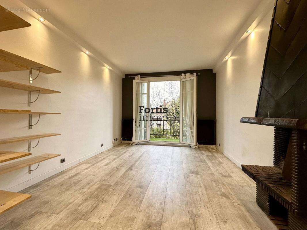 Appartement à DUGNY