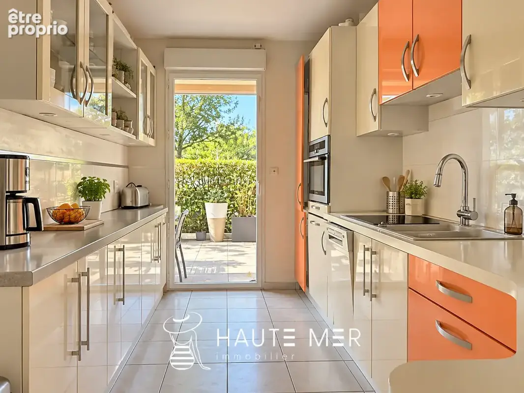 CAMÉLIA - Un appartement T3 avec double garage au cœur de la ville - photo 5