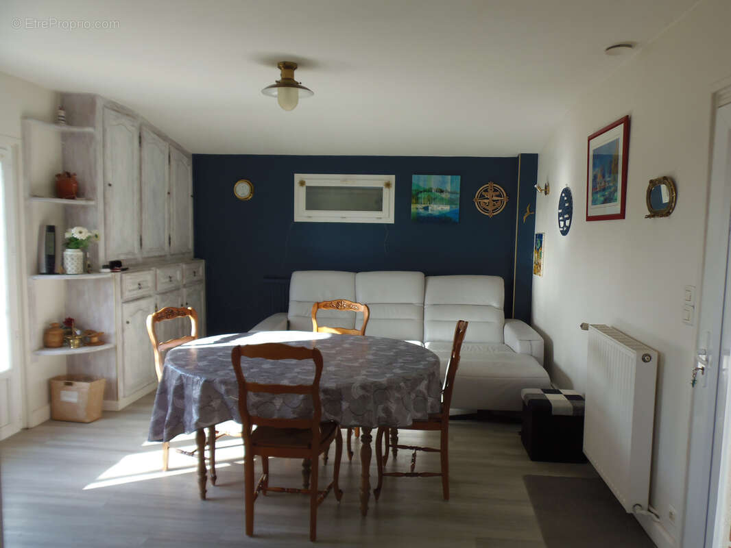 Maison à CHENAC-SAINT-SEURIN-D'UZET