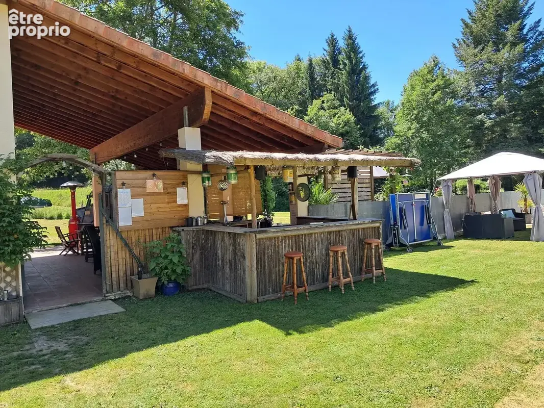 Moulin offrant une grande maison familiale avec potentiel pour gîte, camping ou restaurant - photo 9