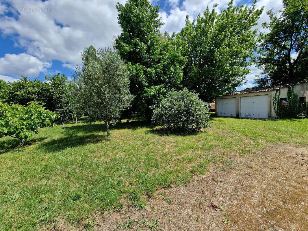 Charmante maison en pierre avec 3 garages dans un beau parc arboré - photo 6