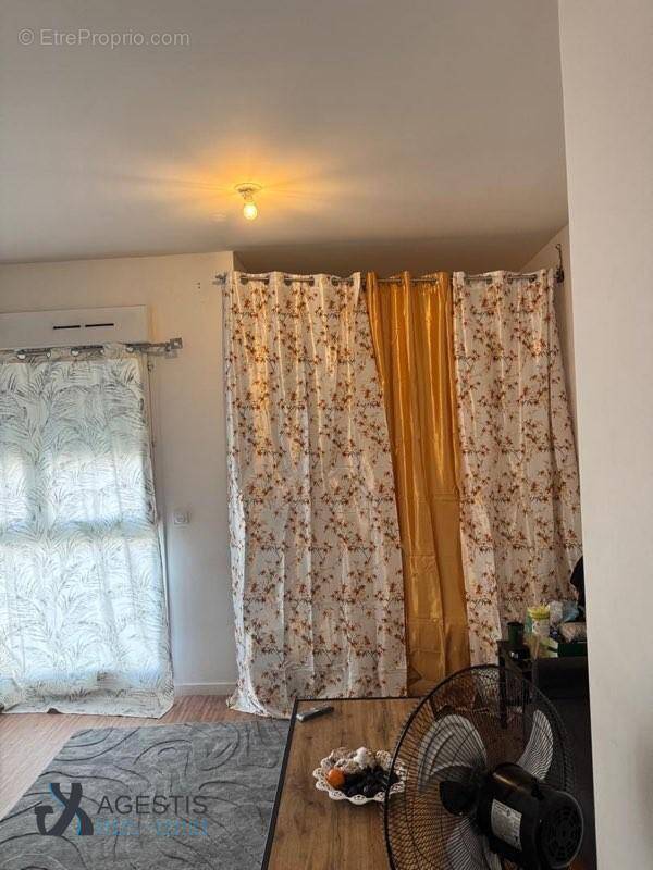   - Appartement à LIVRY-GARGAN