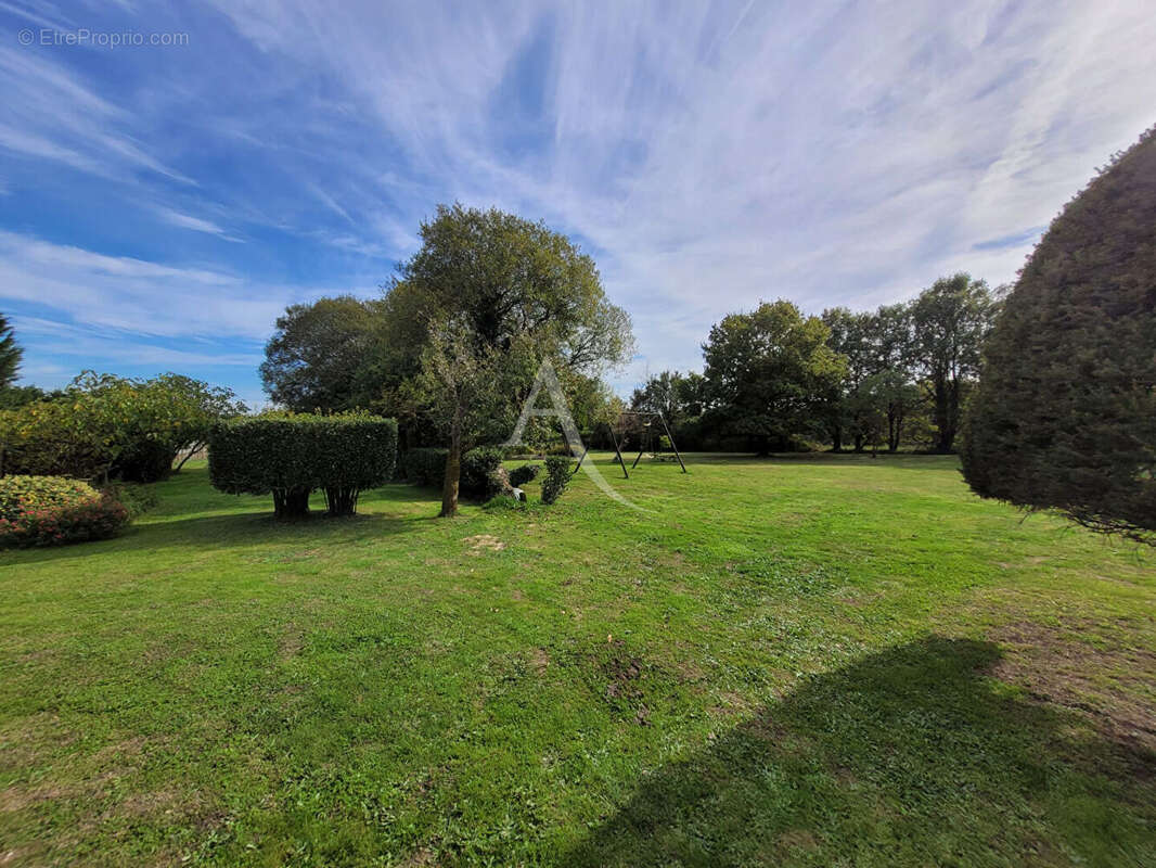 Maison à SAINT-CHRISTOPHE-DU-LIGNERON