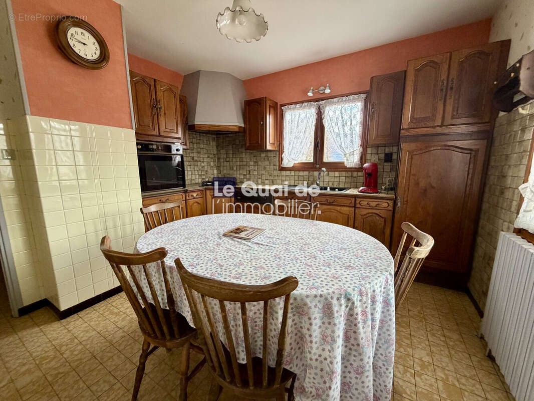 Maison à CHATEAUNEUF