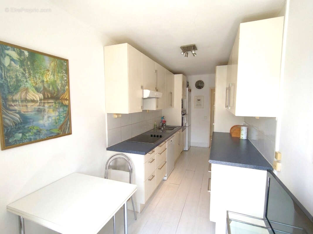 Cannes marina: rare ! superbe rez-de-jardin - garage + cave - photo 9