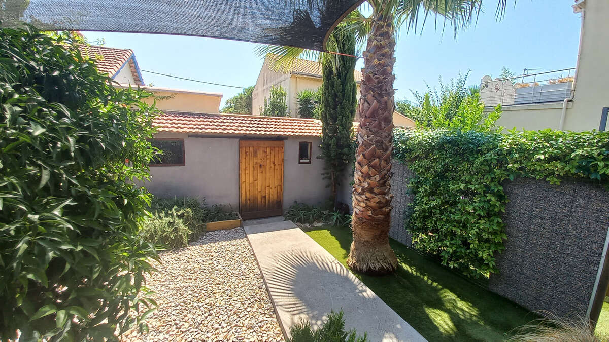 investissement locatif / Batisse de caractère divisée en 2 lots. - photo 20