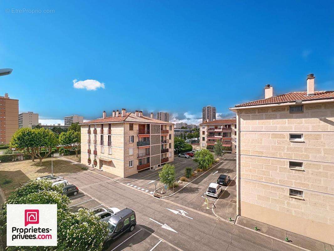 Appartement à SALON-DE-PROVENCE