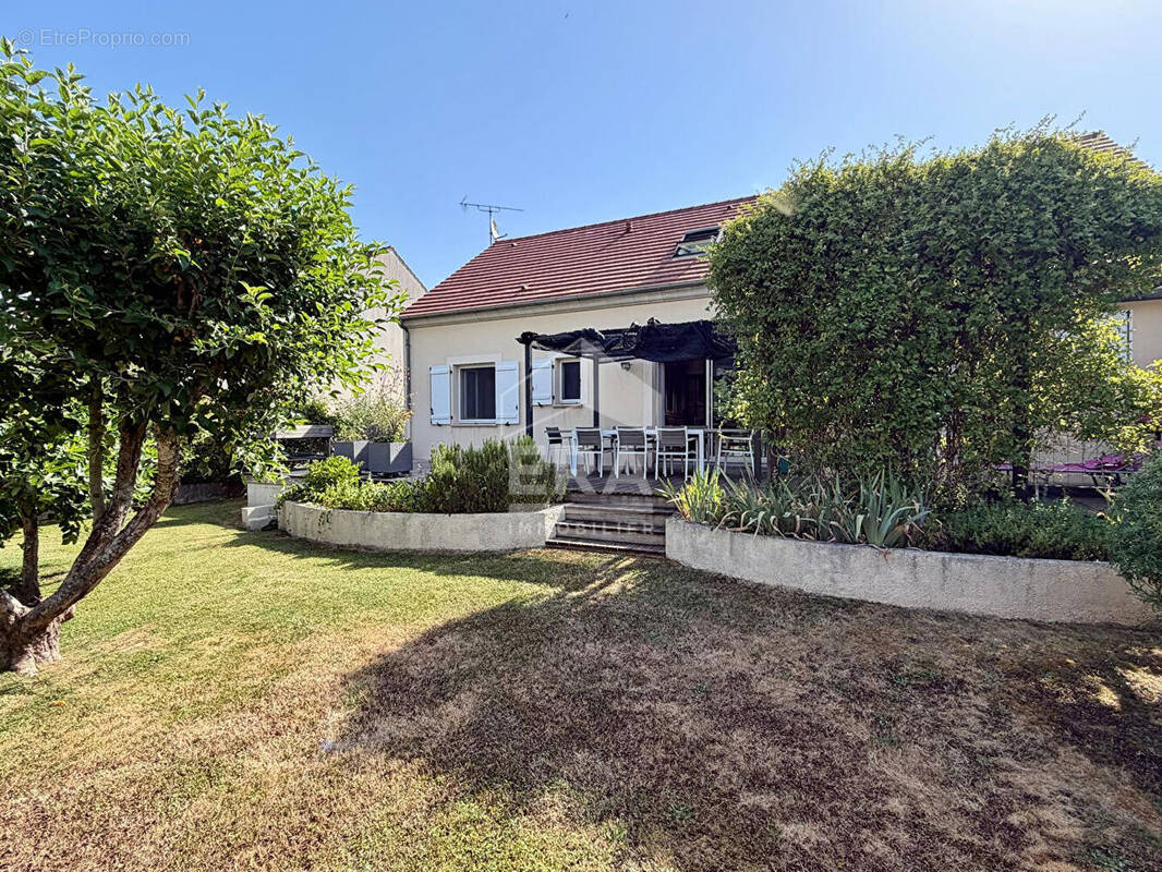 Maison à NEMOURS