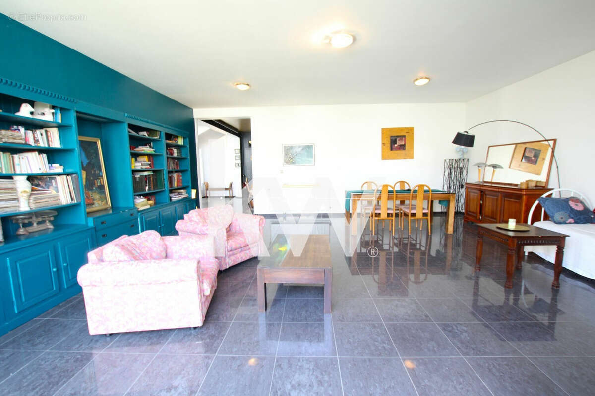 Maison 430 m² à Roubaix  - photo 8