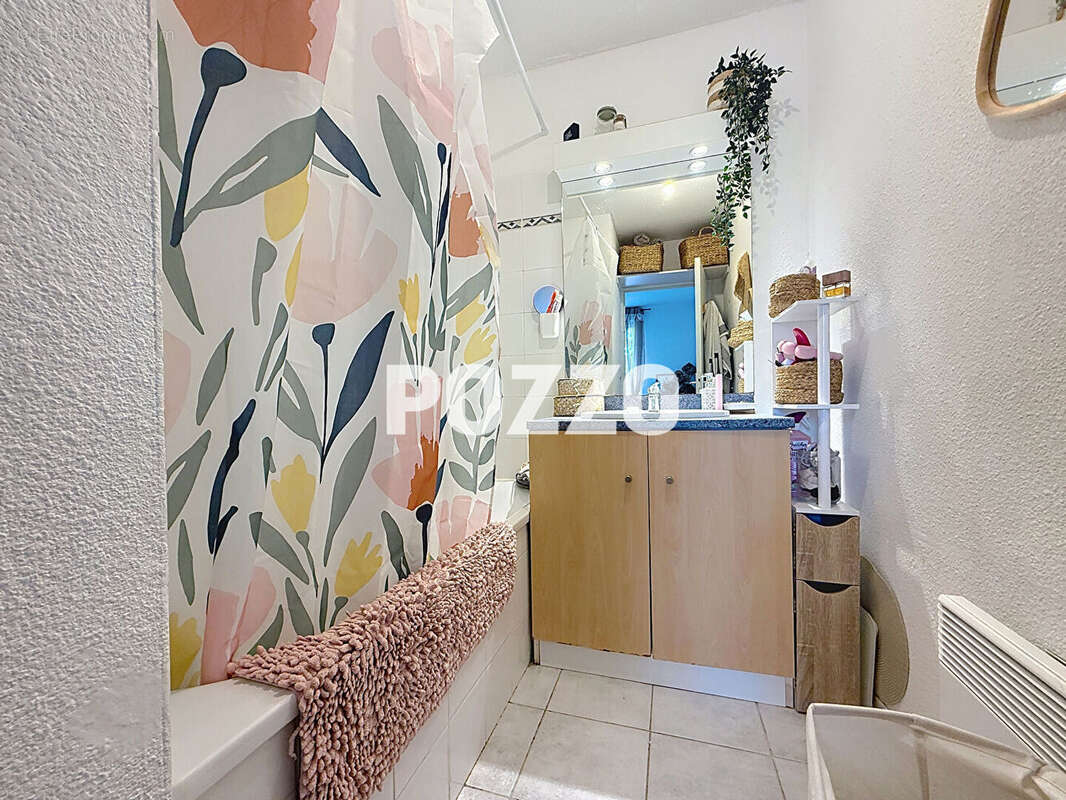 Appartement à LA RIVIERE-SAINT-SAUVEUR