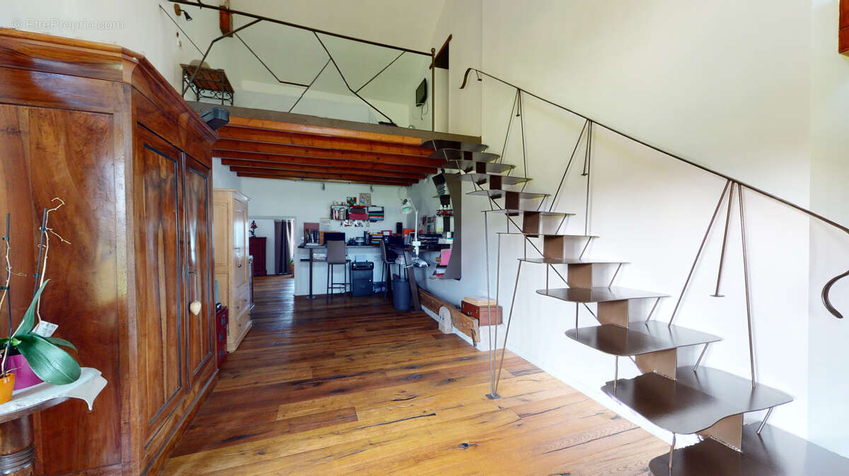 Maison à CHANOZ-CHATENAY